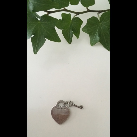 Return to Tiffany pendant charm - Picture 2 of 3